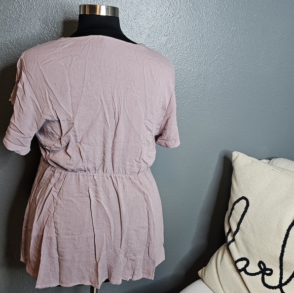 Torrid purple lace blouse size 1X - Picture 4 of 5